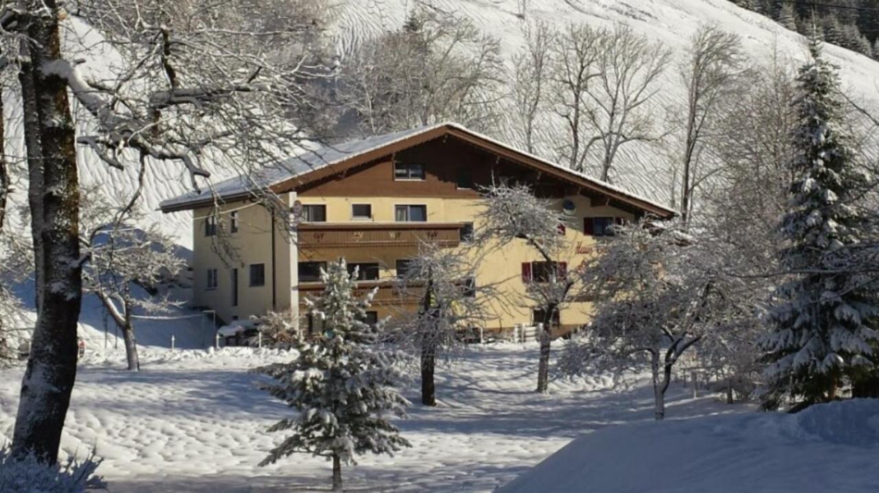 Pension & Ferienwohnungen Haus Edelweiss Holzgau Eksteriør bilde